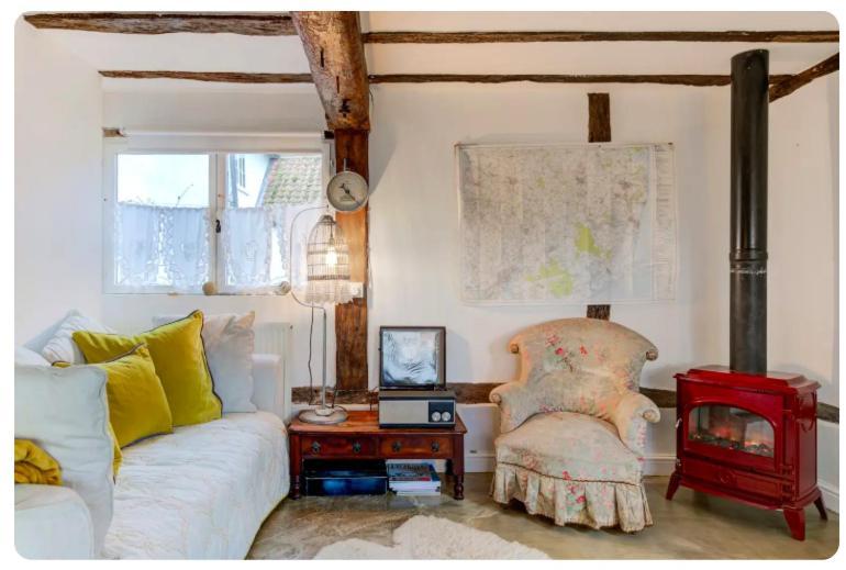 The Dairy, One Bedroom Cottage In A 15Th Century Farmhouse Parham Kültér fotó